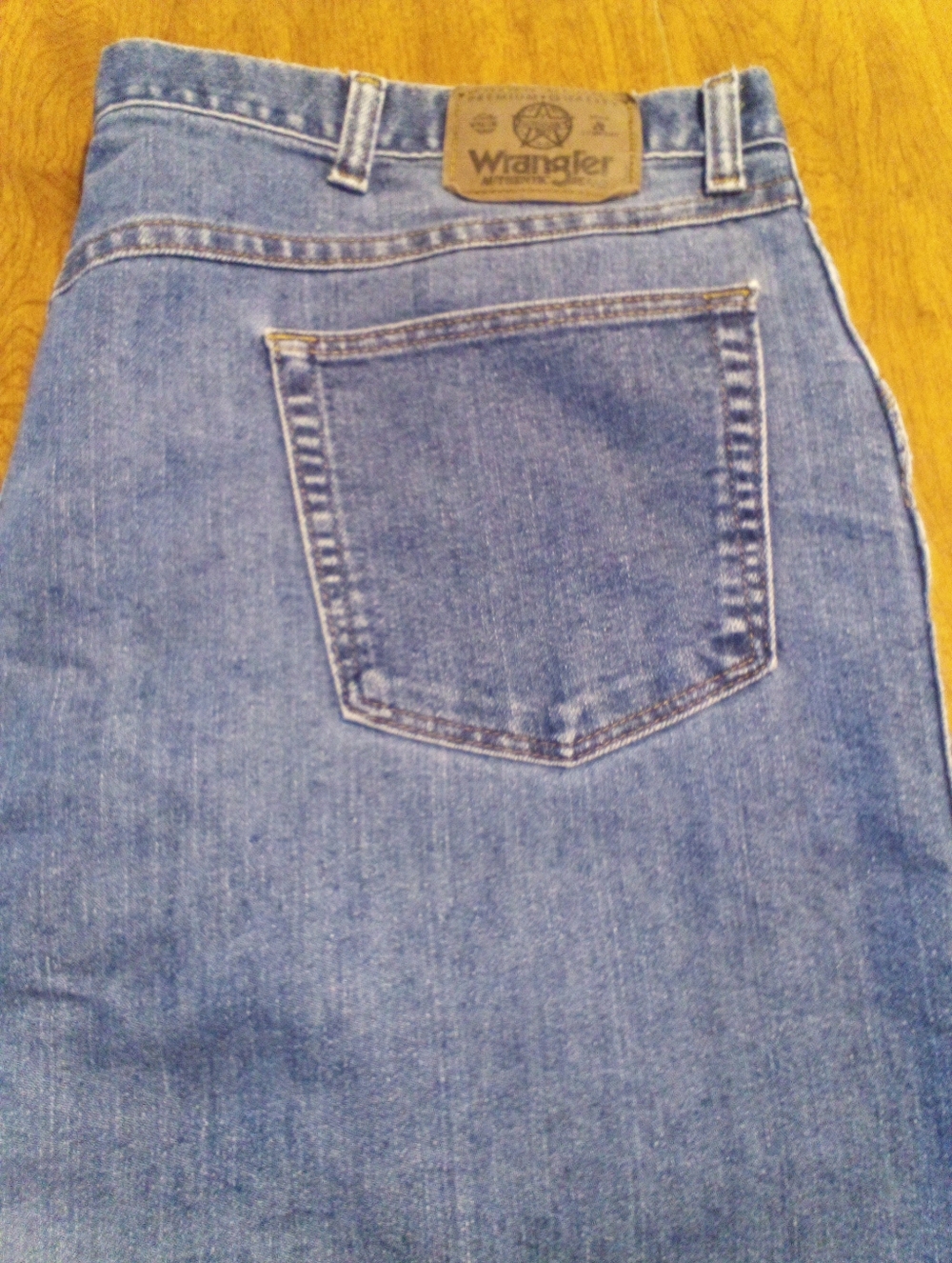 Wrangler Men's 85900DW Medium Blue Midweight Relaxed Fit Denim Jeans 42X32 - Picture 3 of 11